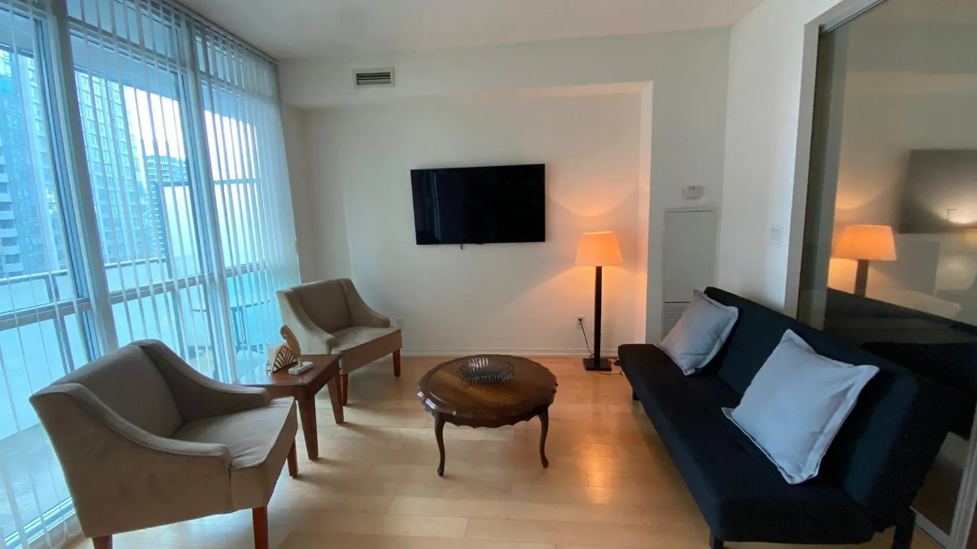 Monarch Residences 多伦多 0*,