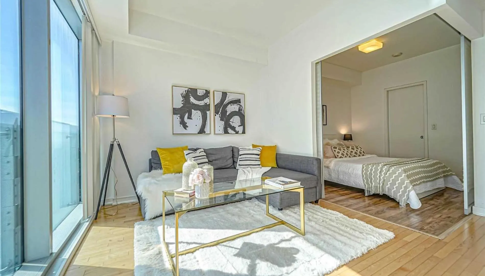 Апартаменты Monarch Residences Торонто Канада