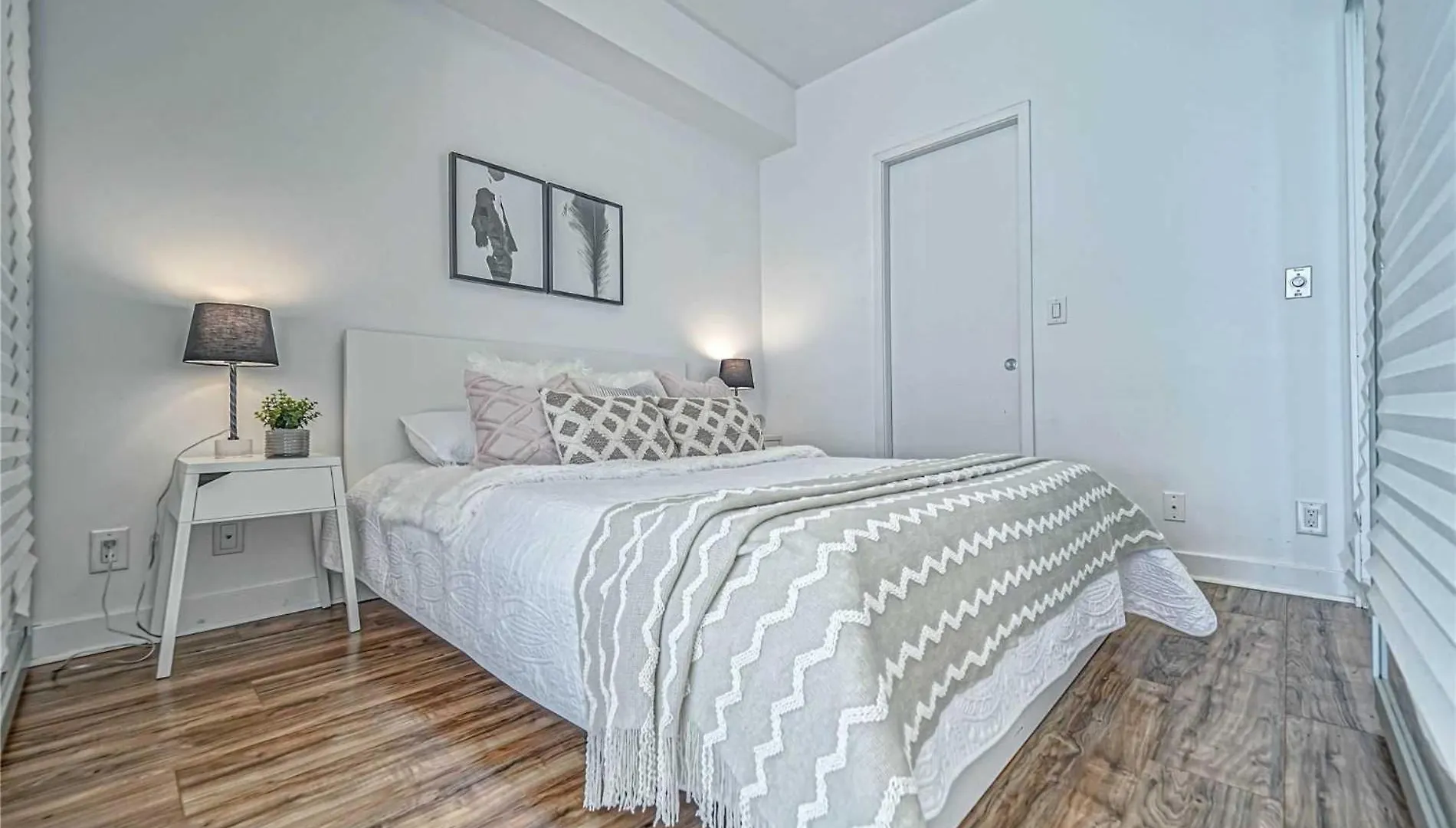 Monarch Residences Торонто 0*,
