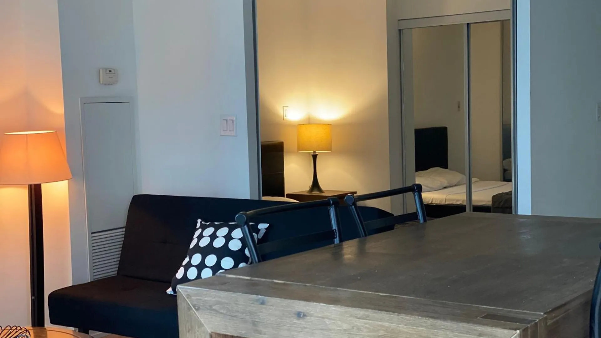 Апартаменты Monarch Residences Торонто