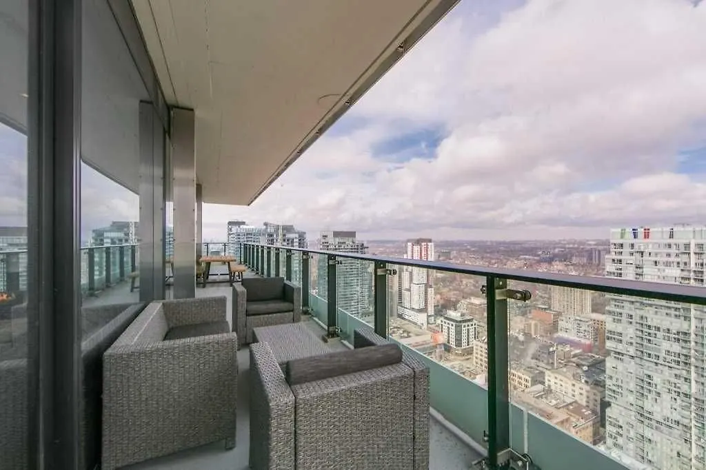 Monarch Residences Торонто