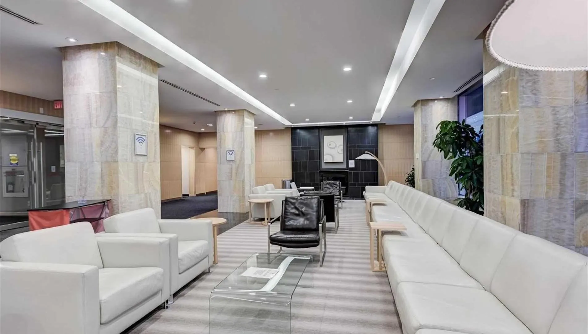 Monarch Residences Торонто